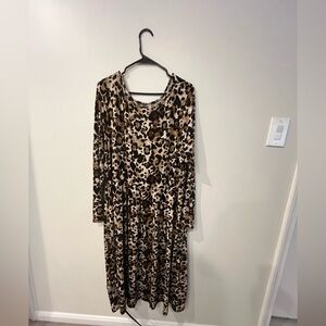 24/7 Comfort Apparel Leopard Print Long Sleeve Dress